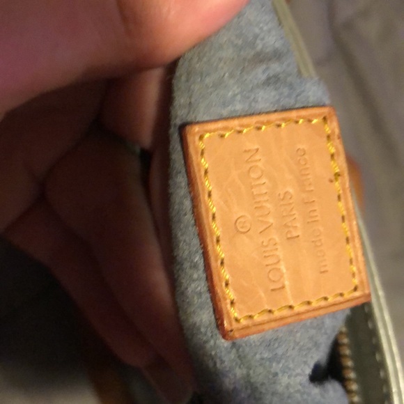 A blue Louis Vuitton bag perfect for a night out. - Picture 2 of 5